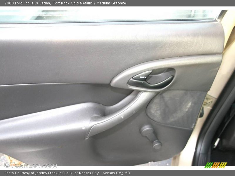 Fort Knox Gold Metallic / Medium Graphite 2000 Ford Focus LX Sedan