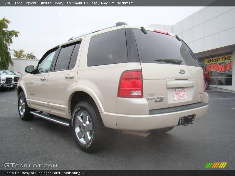 Ivory Parchment Tri Coat / Medium Parchment 2005 Ford Explorer Limited