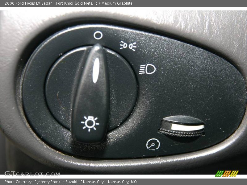 Fort Knox Gold Metallic / Medium Graphite 2000 Ford Focus LX Sedan