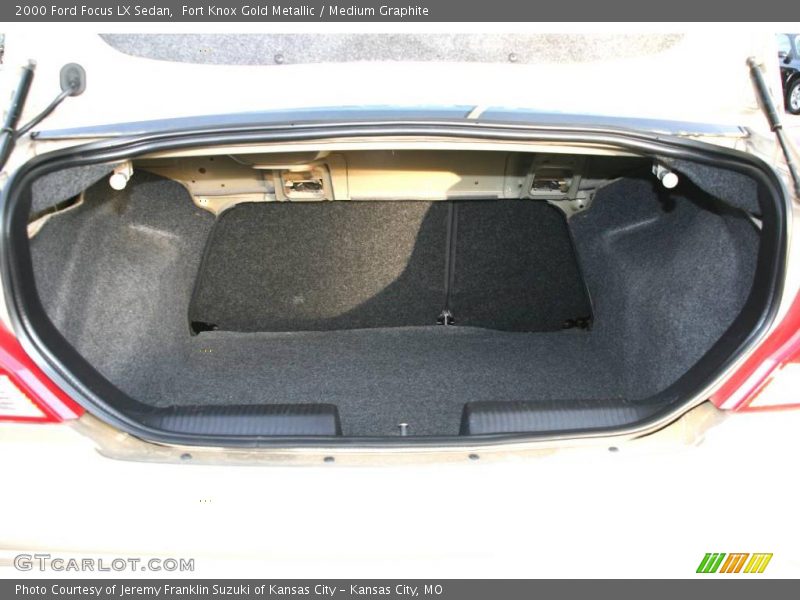 Fort Knox Gold Metallic / Medium Graphite 2000 Ford Focus LX Sedan