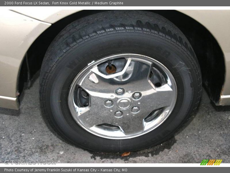 Fort Knox Gold Metallic / Medium Graphite 2000 Ford Focus LX Sedan