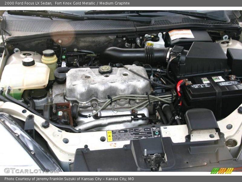 Fort Knox Gold Metallic / Medium Graphite 2000 Ford Focus LX Sedan