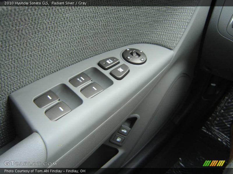 Radiant Silver / Gray 2010 Hyundai Sonata GLS