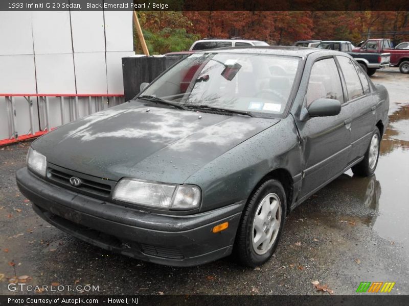 Black Emerald Pearl / Beige 1993 Infiniti G 20 Sedan