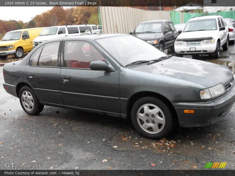 Black Emerald Pearl / Beige 1993 Infiniti G 20 Sedan