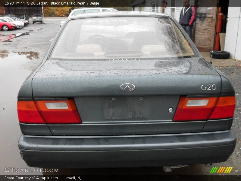 Black Emerald Pearl / Beige 1993 Infiniti G 20 Sedan