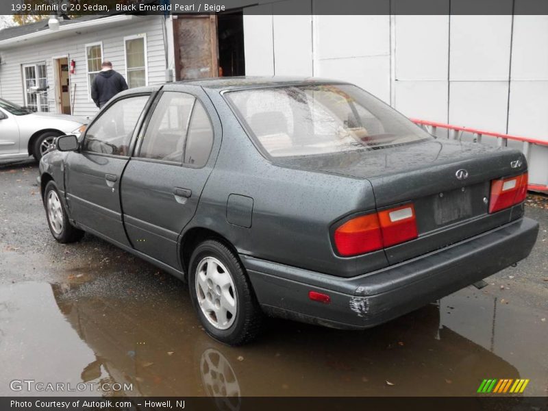Black Emerald Pearl / Beige 1993 Infiniti G 20 Sedan