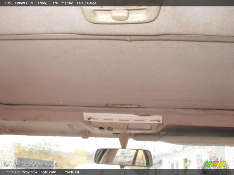 Black Emerald Pearl / Beige 1993 Infiniti G 20 Sedan
