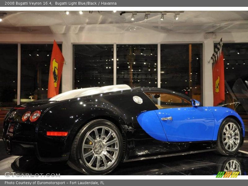 Bugatti Light Blue/Black / Havanna 2008 Bugatti Veyron 16.4
