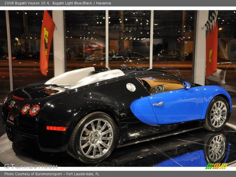 Bugatti Light Blue/Black / Havanna 2008 Bugatti Veyron 16.4