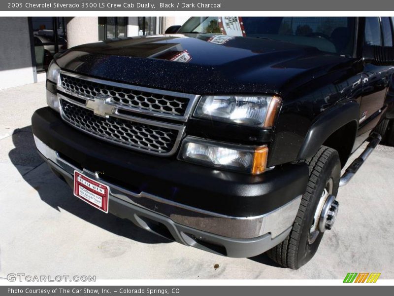 Black / Dark Charcoal 2005 Chevrolet Silverado 3500 LS Crew Cab Dually