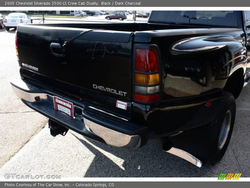 Black / Dark Charcoal 2005 Chevrolet Silverado 3500 LS Crew Cab Dually