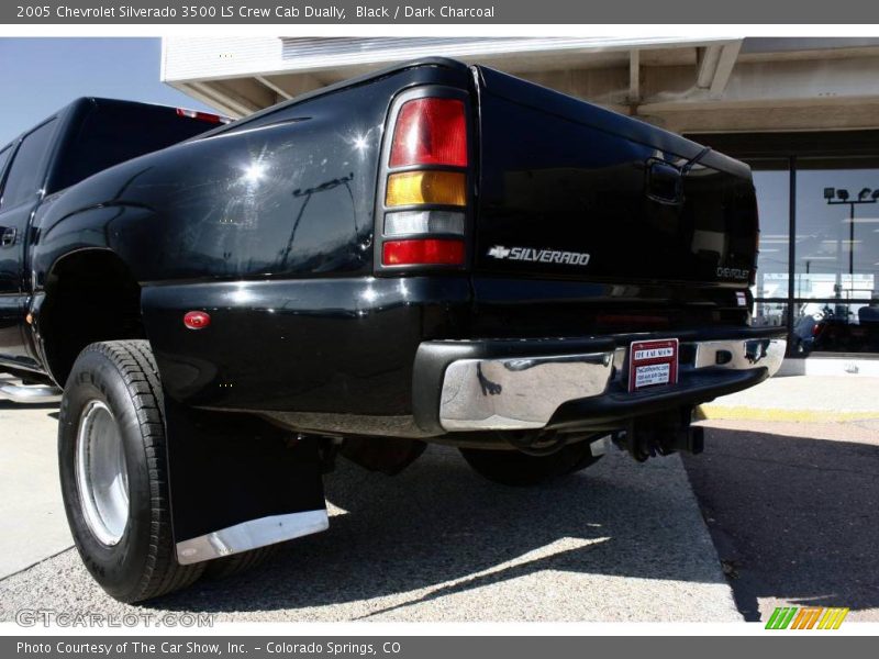 Black / Dark Charcoal 2005 Chevrolet Silverado 3500 LS Crew Cab Dually