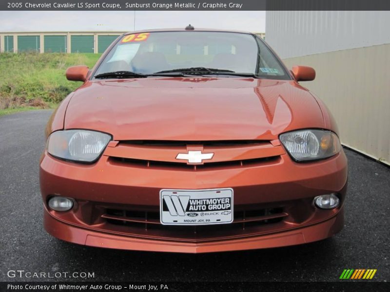 Sunburst Orange Metallic / Graphite Gray 2005 Chevrolet Cavalier LS Sport Coupe