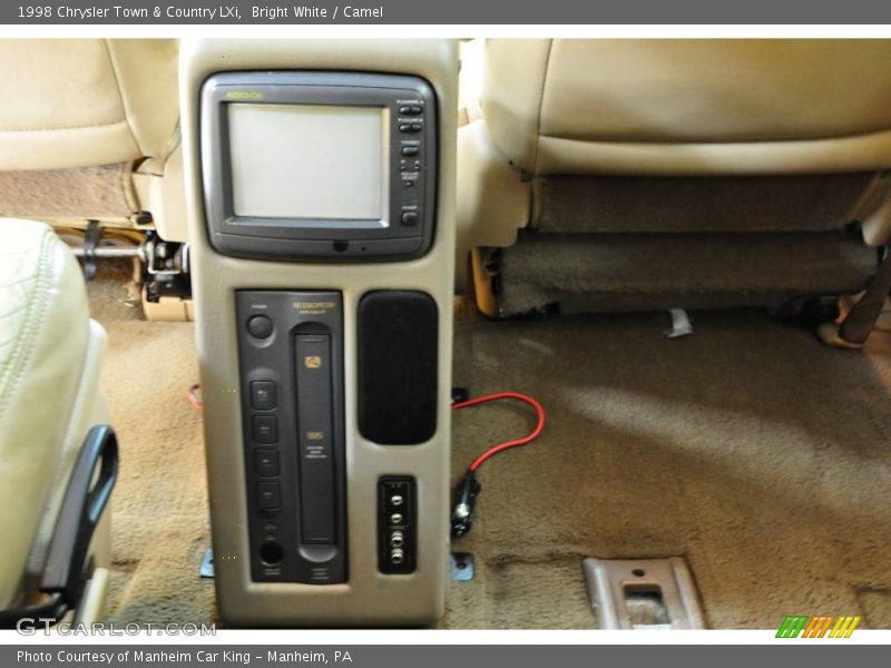 Bright White / Camel 1998 Chrysler Town & Country LXi