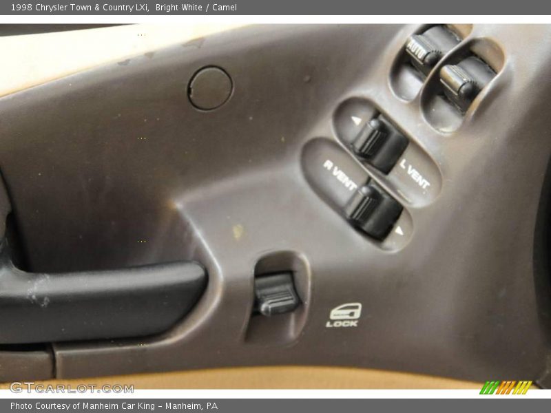 Bright White / Camel 1998 Chrysler Town & Country LXi