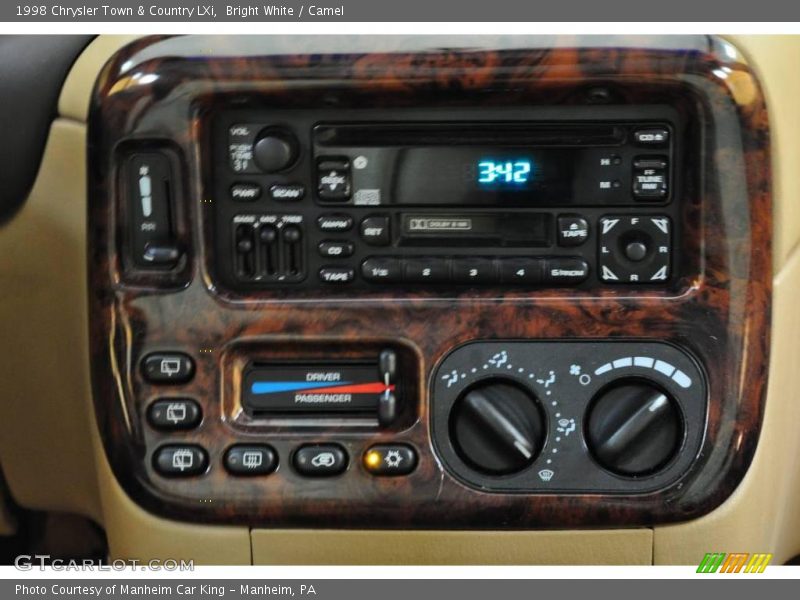 Bright White / Camel 1998 Chrysler Town & Country LXi