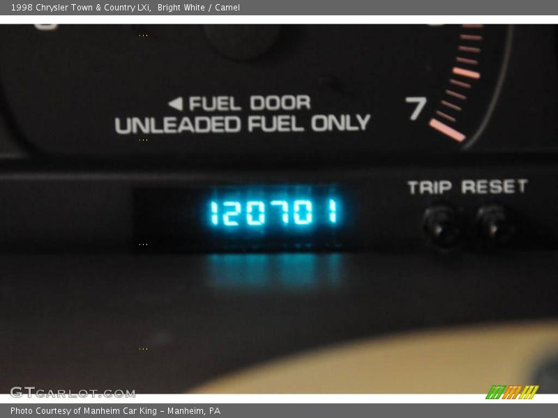 Bright White / Camel 1998 Chrysler Town & Country LXi