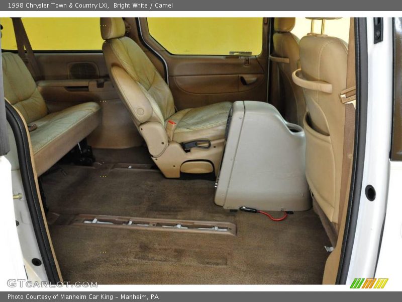 Bright White / Camel 1998 Chrysler Town & Country LXi