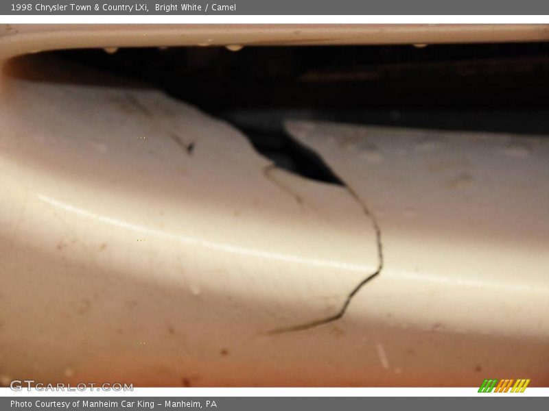 Bright White / Camel 1998 Chrysler Town & Country LXi