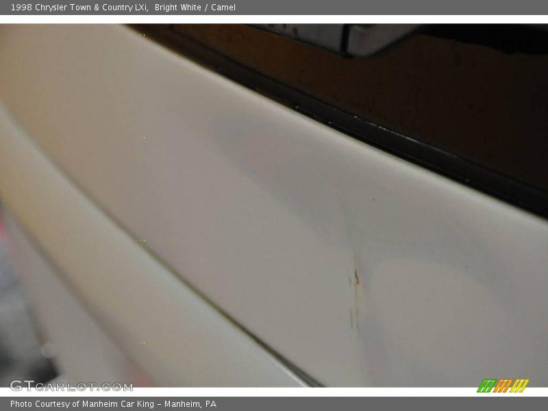 Bright White / Camel 1998 Chrysler Town & Country LXi