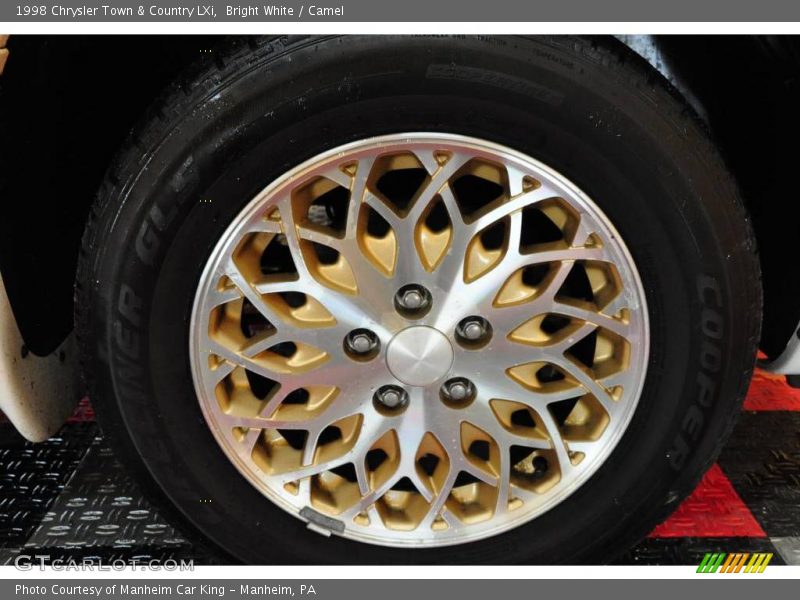 Bright White / Camel 1998 Chrysler Town & Country LXi