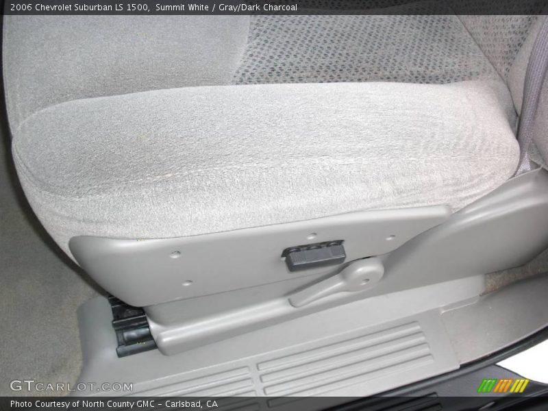 Summit White / Gray/Dark Charcoal 2006 Chevrolet Suburban LS 1500