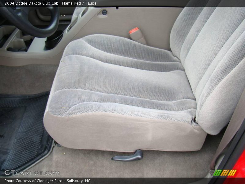 Flame Red / Taupe 2004 Dodge Dakota Club Cab