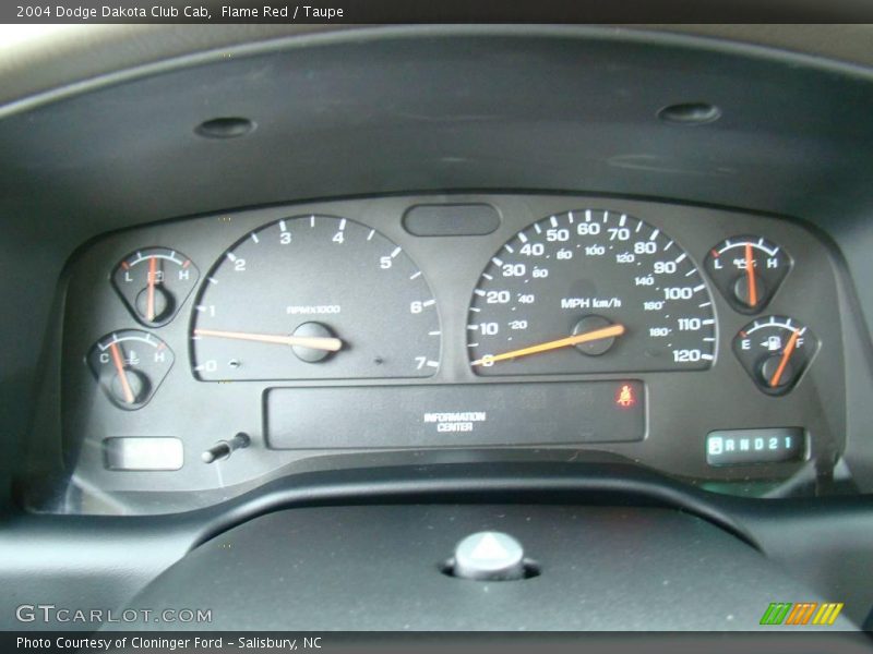 Flame Red / Taupe 2004 Dodge Dakota Club Cab