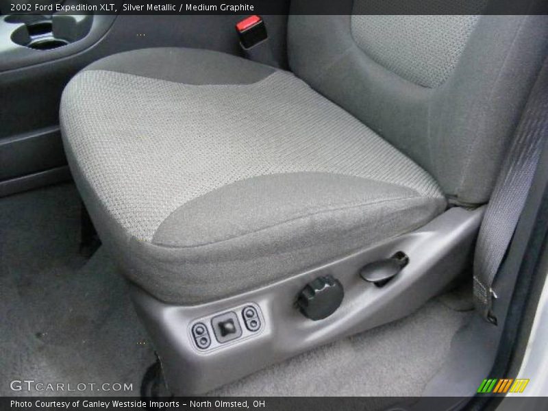 Silver Metallic / Medium Graphite 2002 Ford Expedition XLT