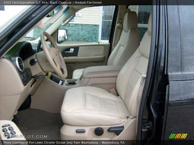 Black Clearcoat / Medium Parchment 2003 Ford Expedition XLT 4x4