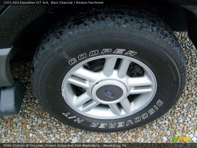 Black Clearcoat / Medium Parchment 2003 Ford Expedition XLT 4x4