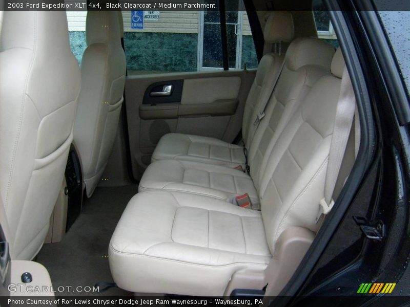 Black Clearcoat / Medium Parchment 2003 Ford Expedition XLT 4x4