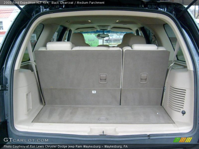 Black Clearcoat / Medium Parchment 2003 Ford Expedition XLT 4x4