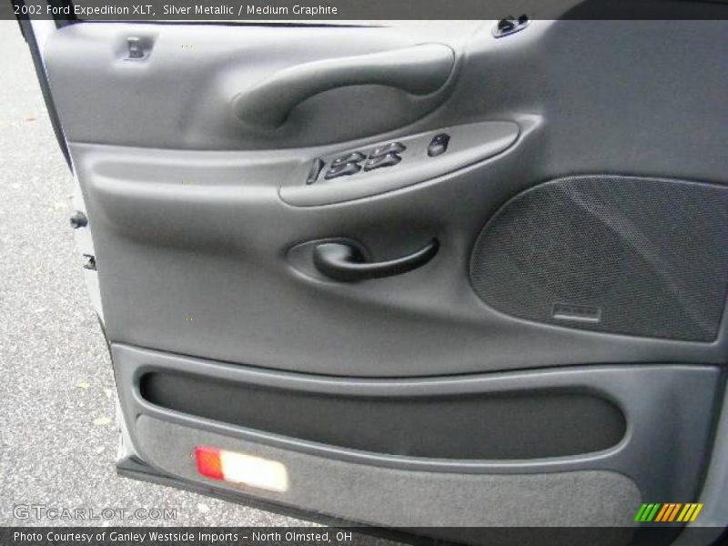 Silver Metallic / Medium Graphite 2002 Ford Expedition XLT