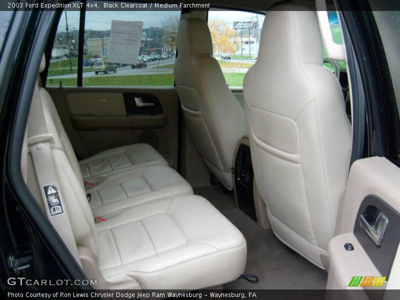 Black Clearcoat / Medium Parchment 2003 Ford Expedition XLT 4x4