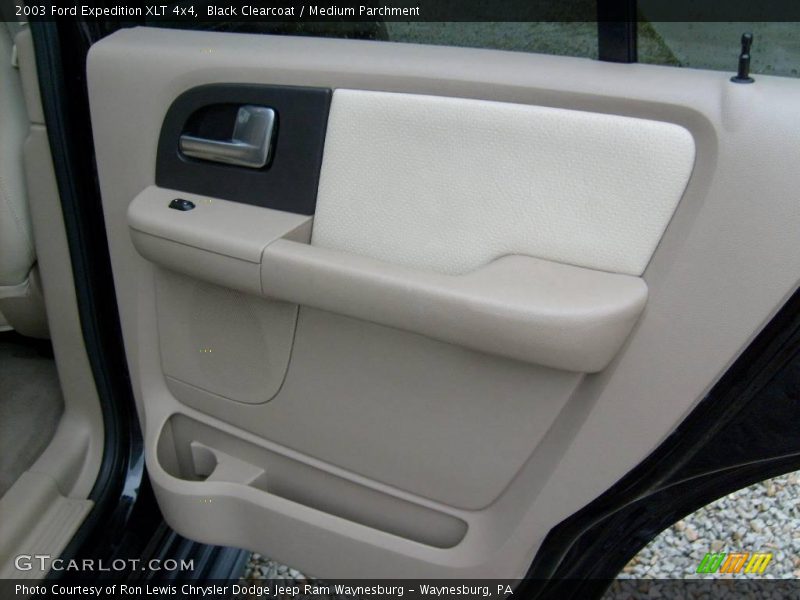 Black Clearcoat / Medium Parchment 2003 Ford Expedition XLT 4x4