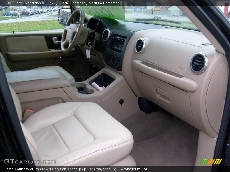 Black Clearcoat / Medium Parchment 2003 Ford Expedition XLT 4x4