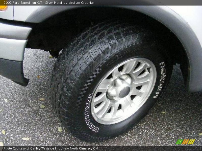 Silver Metallic / Medium Graphite 2002 Ford Expedition XLT
