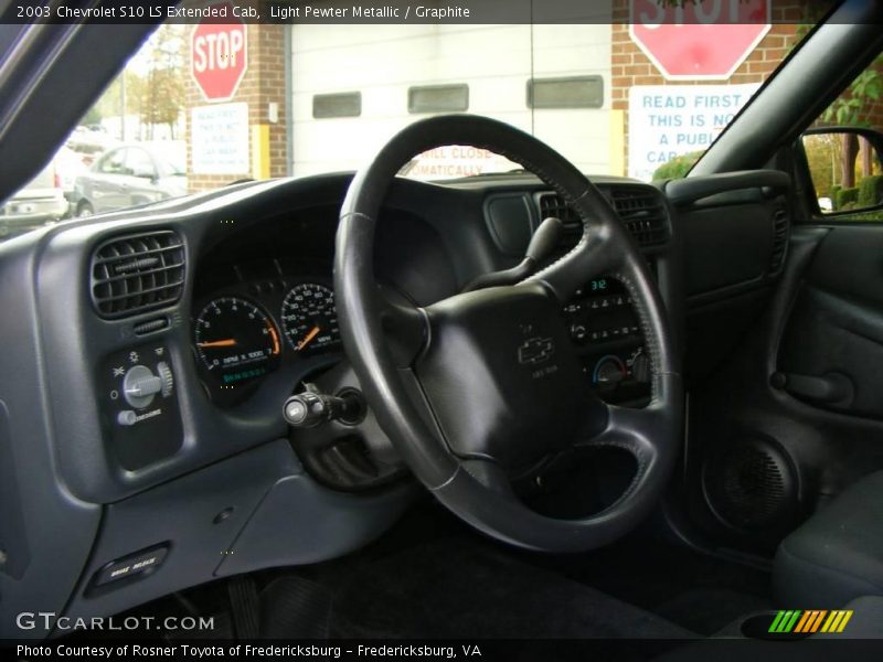 Light Pewter Metallic / Graphite 2003 Chevrolet S10 LS Extended Cab