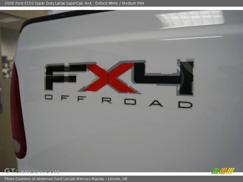 Oxford White / Medium Flint 2006 Ford F250 Super Duty Lariat SuperCab 4x4