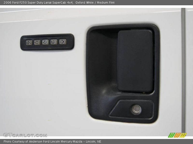 Oxford White / Medium Flint 2006 Ford F250 Super Duty Lariat SuperCab 4x4