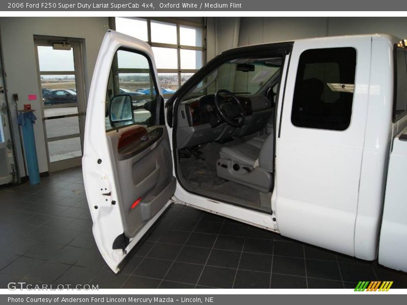 Oxford White / Medium Flint 2006 Ford F250 Super Duty Lariat SuperCab 4x4
