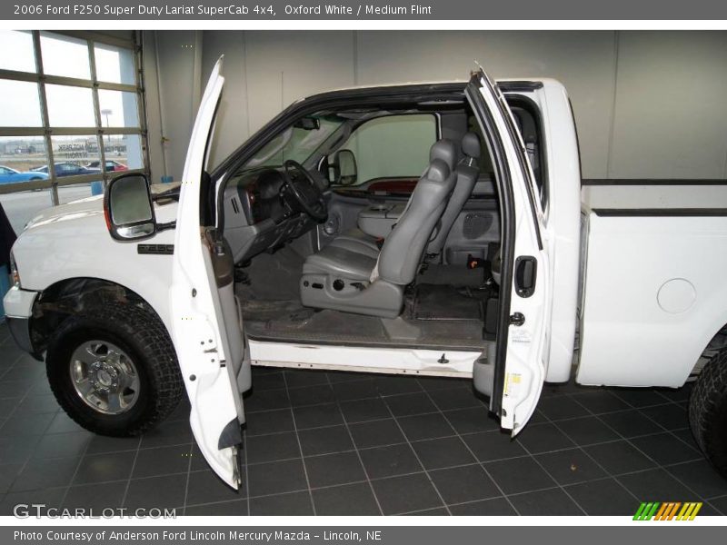 Oxford White / Medium Flint 2006 Ford F250 Super Duty Lariat SuperCab 4x4