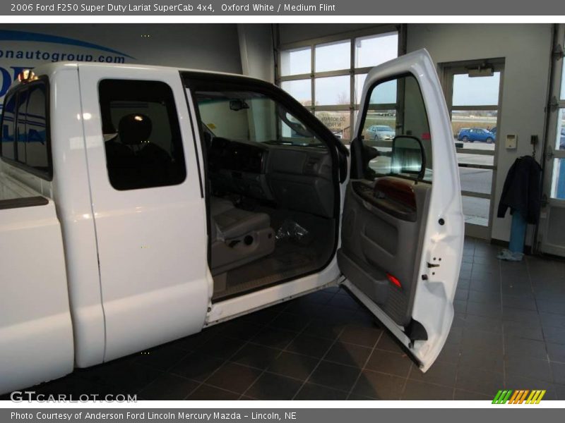Oxford White / Medium Flint 2006 Ford F250 Super Duty Lariat SuperCab 4x4
