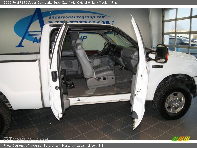 Oxford White / Medium Flint 2006 Ford F250 Super Duty Lariat SuperCab 4x4