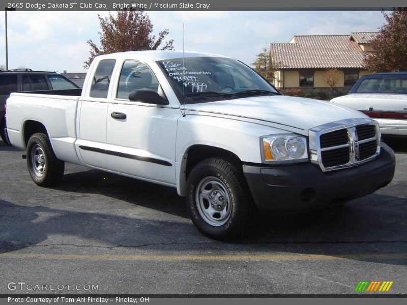 Bright White / Medium Slate Gray 2005 Dodge Dakota ST Club Cab