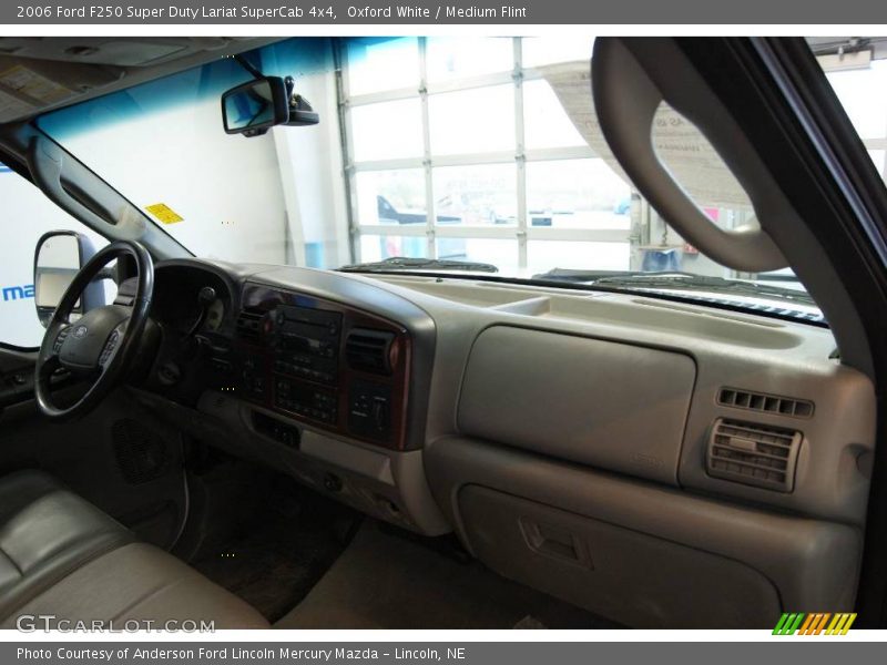 Oxford White / Medium Flint 2006 Ford F250 Super Duty Lariat SuperCab 4x4