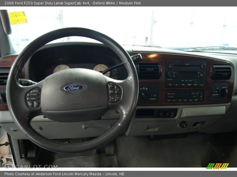 Oxford White / Medium Flint 2006 Ford F250 Super Duty Lariat SuperCab 4x4