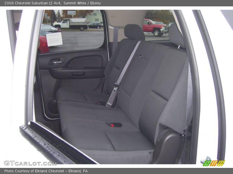 Summit White / Ebony 2009 Chevrolet Suburban LS 4x4